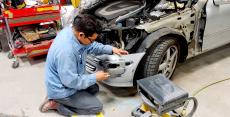 Skilled technician at Wreck and Roll Auto Body in Chicago